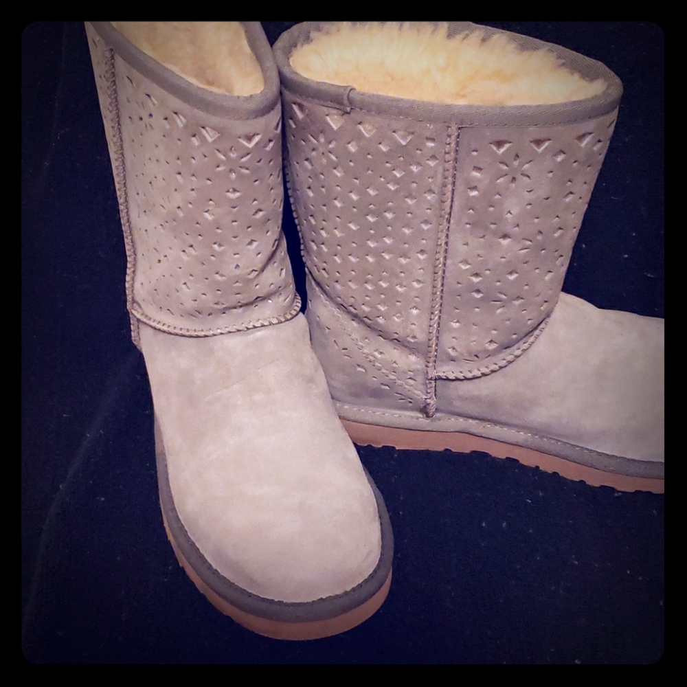 UGG AUSTRALIA BOOTS